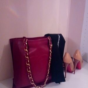 Channel XL chain tote bag